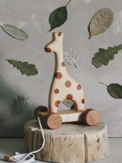 Handmade Wooden Giraffe Pull Toy><noscript><img width=