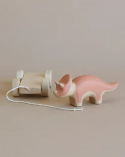 Handmade Wooden Triceratops Dinosaur Pull Toy With Built-In Magnets>Meshka And Friends Hot
