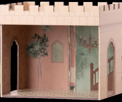 Castle Hall><noscript><img width=