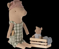 Pig - Boy><noscript><img width=