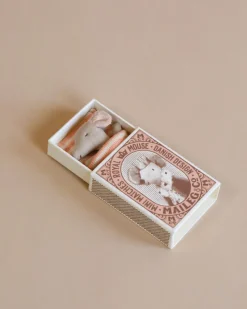 Sleepy Wakey Baby Mouse In Box></noscript>Maileg Sale