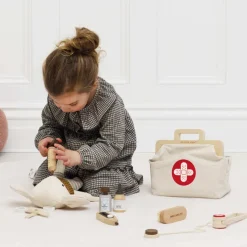 Pretend Play Animal Vet Set></noscript>Le Toy Van, Inc. Clearance