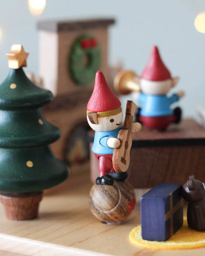 Santa's Christmas Concert Music Box>Wooderful Life Hot