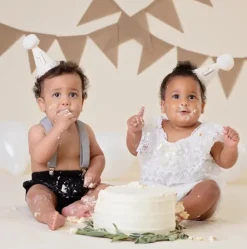 White Party Hat><noscript><img width=