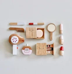 Wooden Beauty Kit>Make Me Iconic Sale