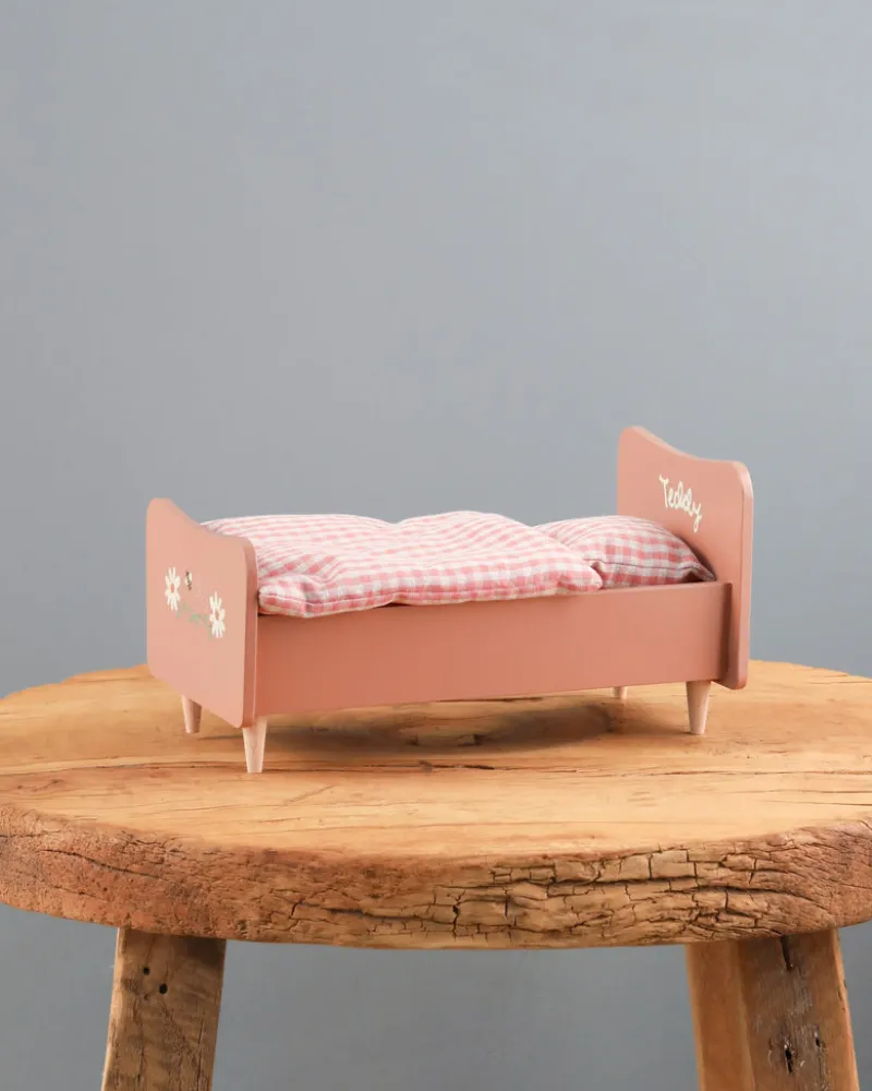 Wooden Bed for Teddy Mum - Rose>Maileg Fashion