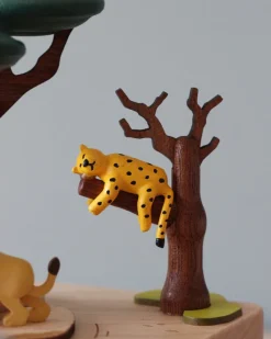 Wooden Safari Music Box></noscript>Wooderful Life Online