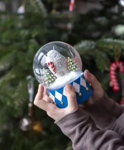 Yeti Snow Globe><noscript><img width=